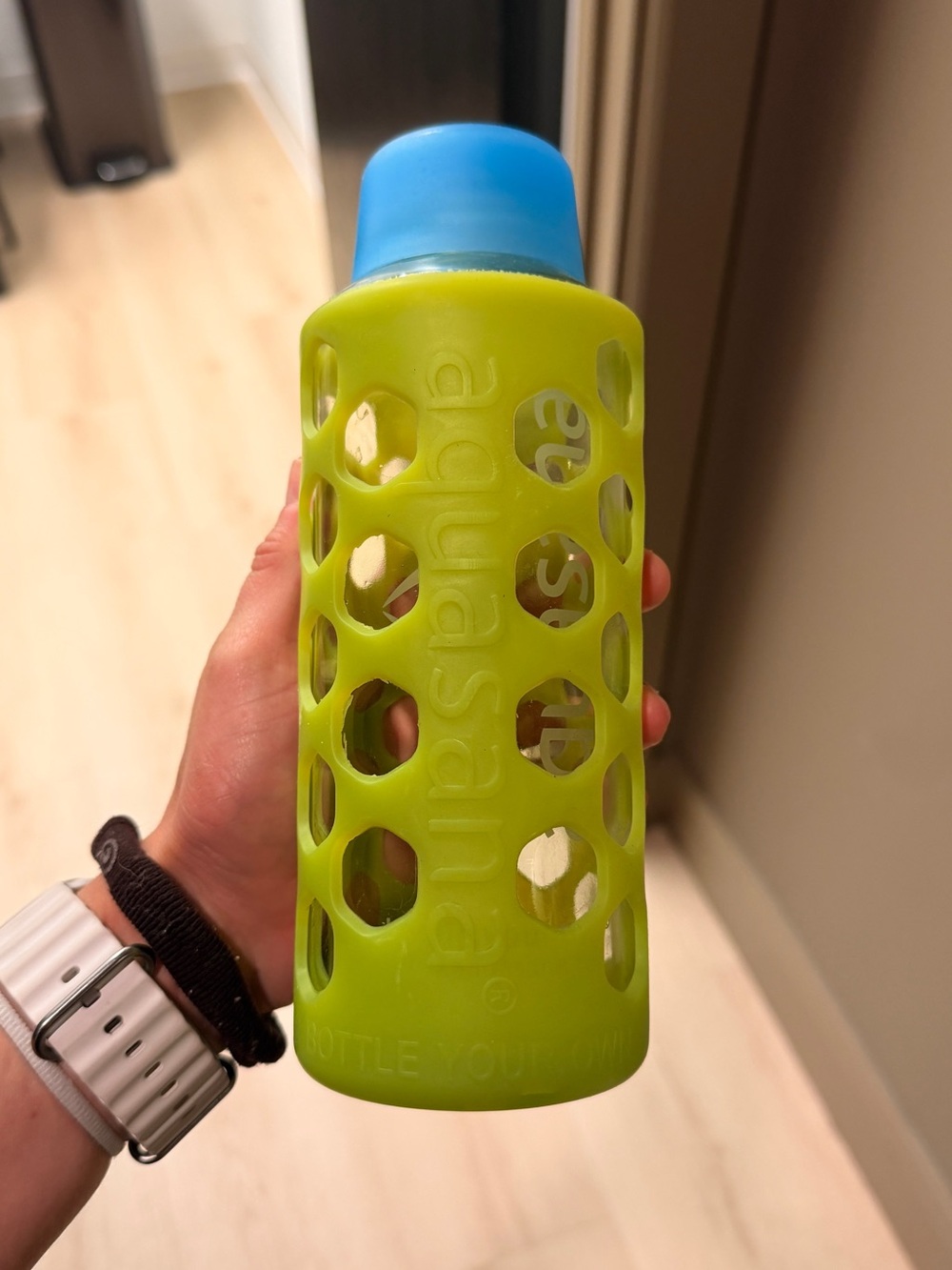 Aquasona glass water bottle with sleeve